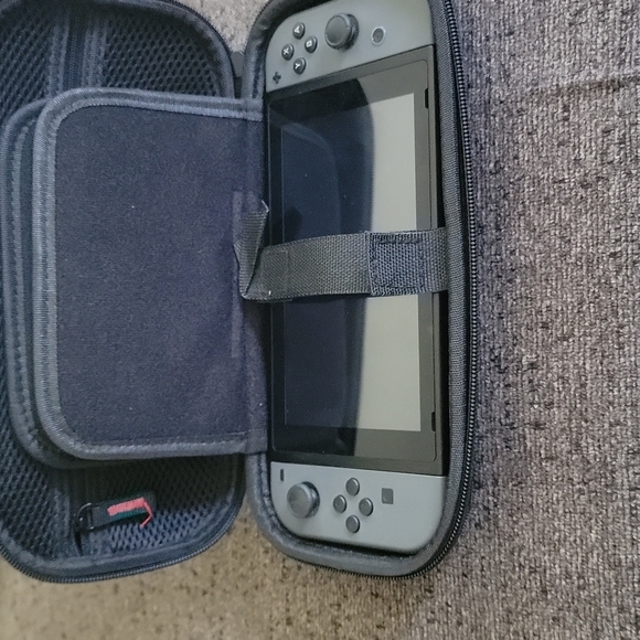 Nintendo switch carrying case - Picture 7 of 8